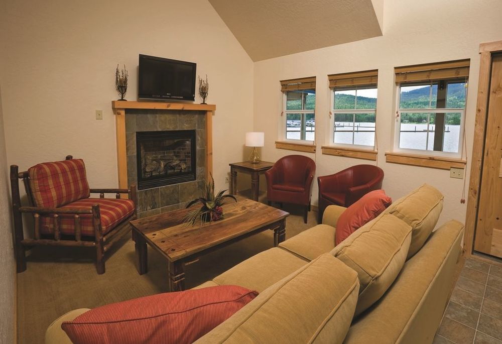 Dover Bay Resort Room photo